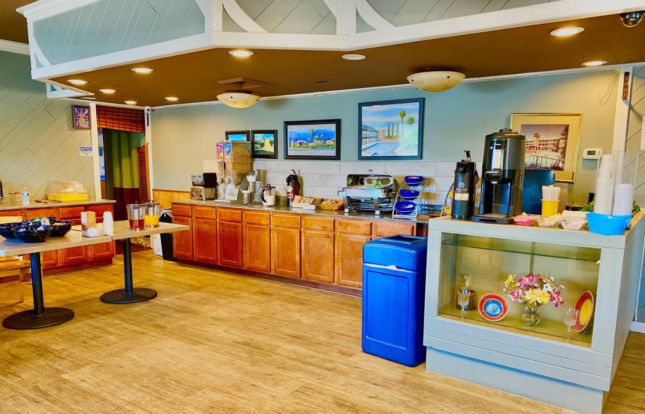 Days Inn By Wyndham Pensacola - Historic Downtown Esterno foto