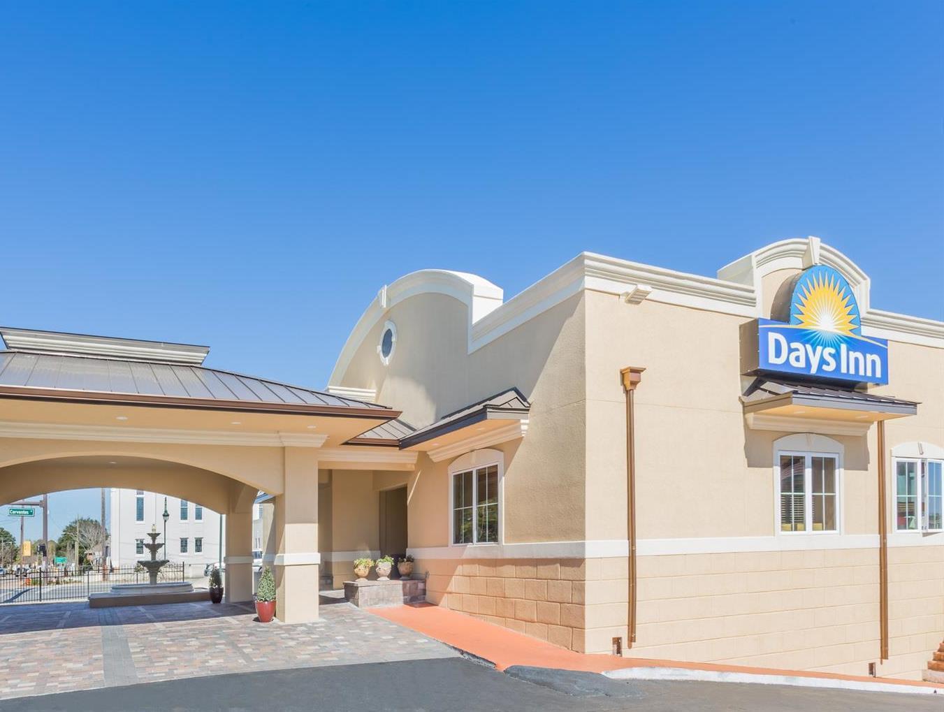 Days Inn By Wyndham Pensacola - Historic Downtown Esterno foto
