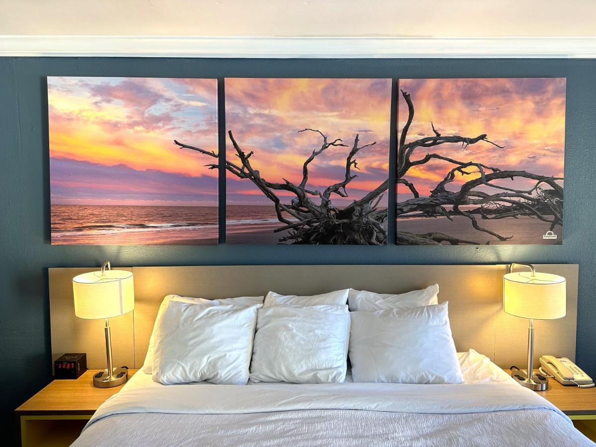 Days Inn By Wyndham Pensacola - Historic Downtown Esterno foto