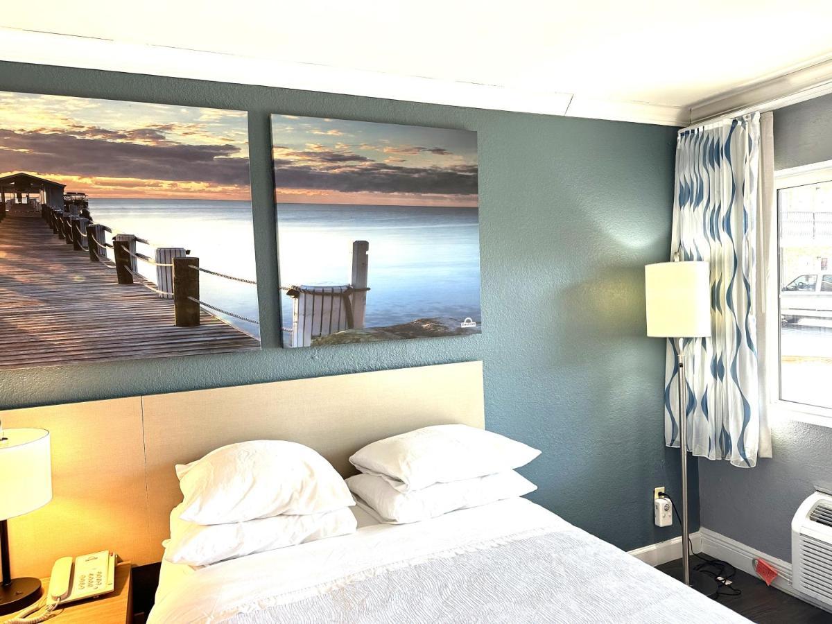 Days Inn By Wyndham Pensacola - Historic Downtown Esterno foto