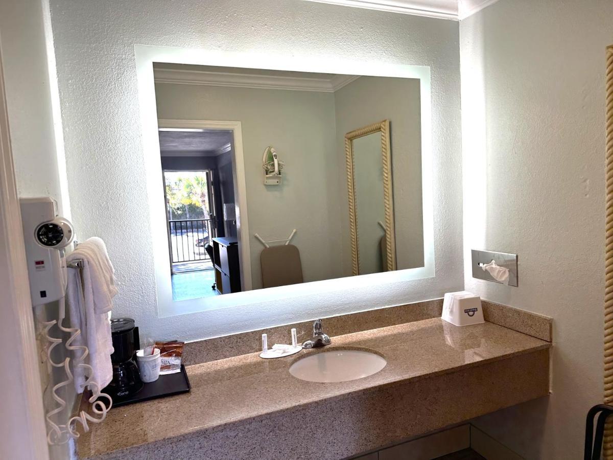 Days Inn By Wyndham Pensacola - Historic Downtown Esterno foto