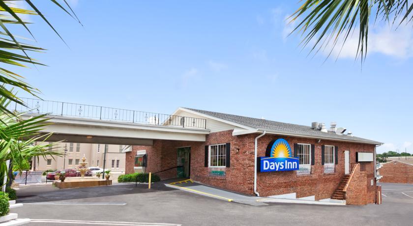 Days Inn By Wyndham Pensacola - Historic Downtown Esterno foto